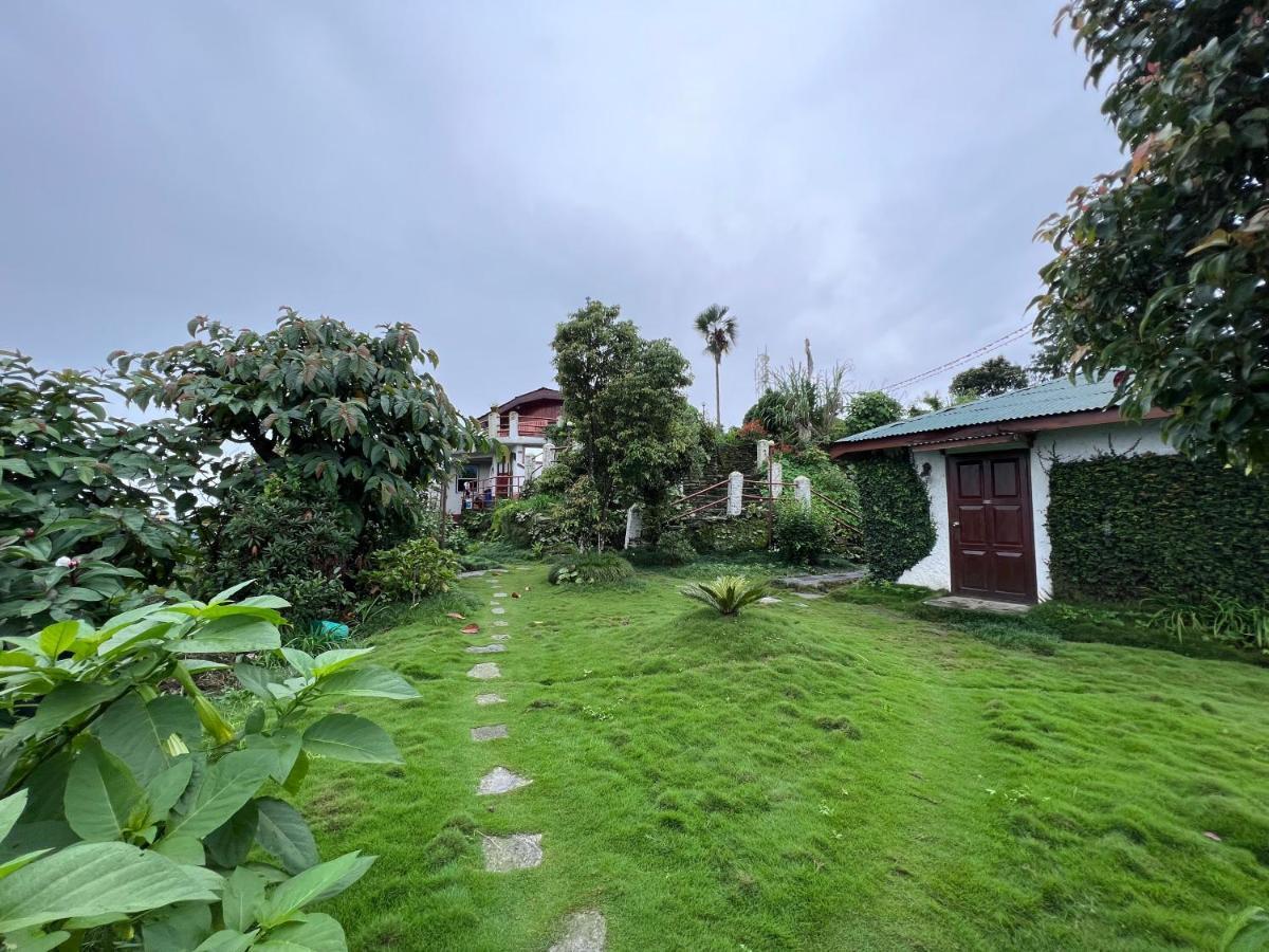 Es Deurali Resort Похара Екстериор снимка
