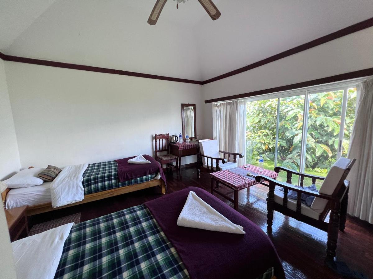 Es Deurali Resort Похара Екстериор снимка