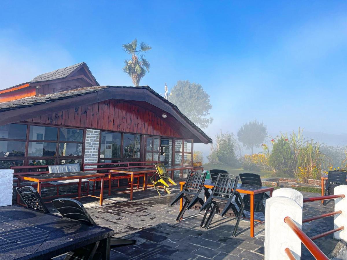 Es Deurali Resort Похара Екстериор снимка